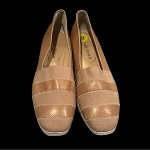 Donald Pliner neutral walking Beige Striped Loafers size 9